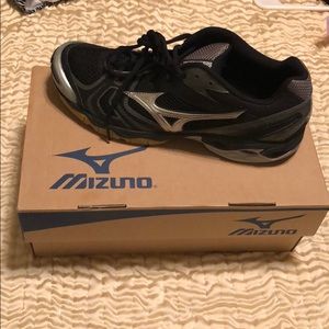 Mizuno wave bolt 2